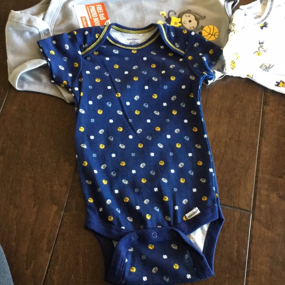Infant onesies - Picture 2 of 3